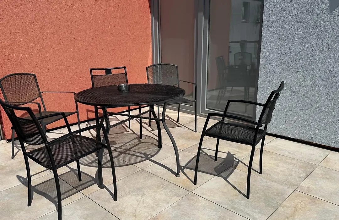 Bela - apartamenty, pokoje z aneksami, parking-1